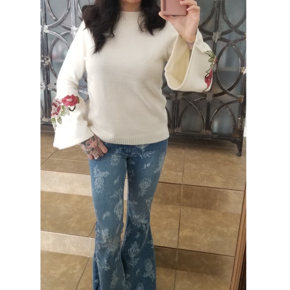 NWOT Artisan Crafted/Democracy Bell Sleeve Sweater - Picture 7 of 8